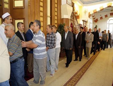 Tahmazoğlu, Vatandaşlarla Bayramlaştı