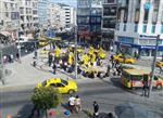 ZORUNLU DİN DERSİ - Kadıköy'de 'Zorunlu Din Dersleri Kaldırılsın” Eylemi