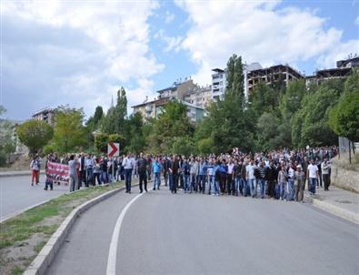 Tunceli’de Yol Kapatma Eylemi