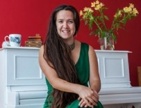 EVLİLİK PLANI - İngiliz kadın kendisiyle evlendi