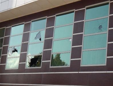 Tatvan’da Çıkan Olayların Tahribatı Gündüz Gözüyle Ortaya Çıktı