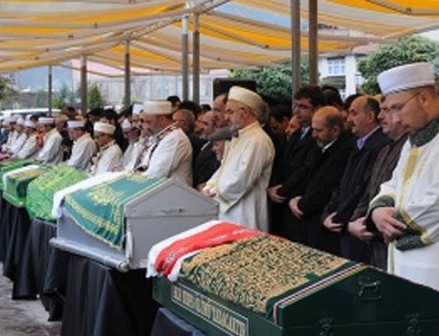14 işçinin cenazesi Konya'da toprağa verildi
