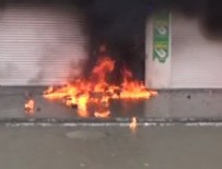 BANKA ŞUBESİ - Hakkari'de ortalık savaş alanına döndü