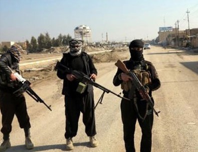 IŞİD 50 kişiyi öldürdü, 200 kadını rehin aldı