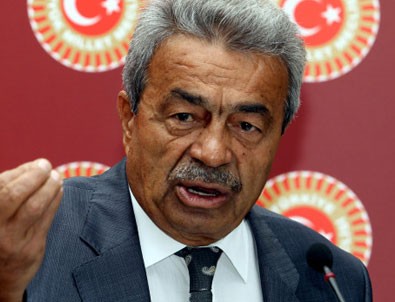 Kamer Genç, Tarhan'ın istifasını değerlendirdi