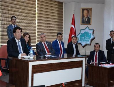 Aksaray'da Vatandaşlara Tapuları Dağıtılıyor