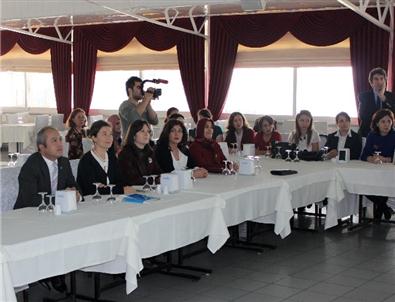 Başarılı Girişimciler Belgelerini Aldı