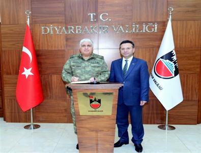 Orgeneral Özel Valilikten Ayrıldı