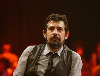 Okan Bayülgen'e sert eleştiri