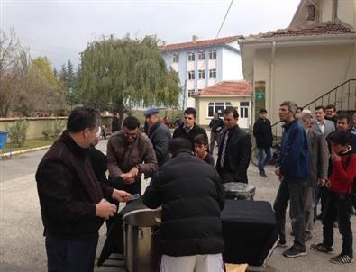 Sümerler Camii'nde Aşure İkramı Yapıldı