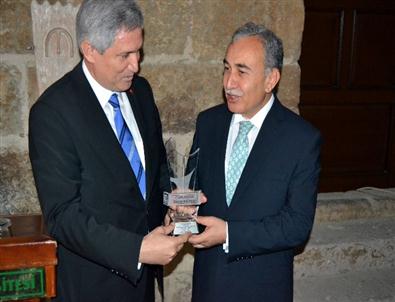 Ramazanoğlu Konağı Yeni Döneme Vali Büyük’ün Konferansıyla Başladı