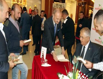 Emekli Orgeneral Edip Başer, Malatya’da Kitabını İmzaladı