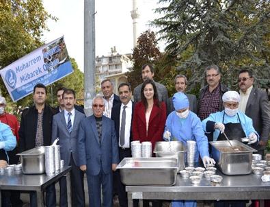 Ülkücülerden Vatandaşlara Aşure İkramı