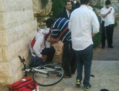 Sinagoga baltalı saldırı: 6 ölü
