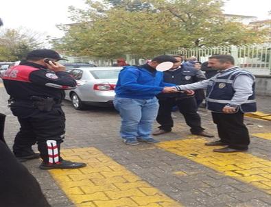 Uşak Polisi Okul Çevresinde Gezenlere Ceza Yağdırdı