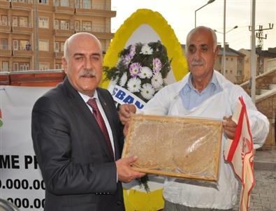 180 Arıcıya 25’er Boş Kovan Dağıtıldı