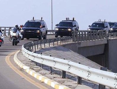 Davutoğlu'nun konvoyunda kaza