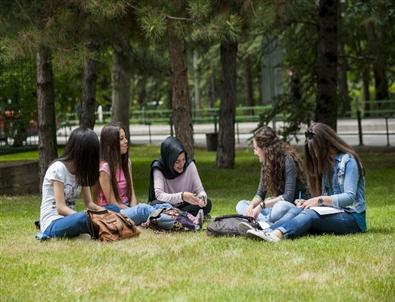 Anadolu Üniversitesi Başarı Çıtasını Yükseltiyor
