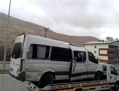 Sivas'ta Minibüs Takla Attı Açıklaması