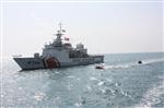 300 Kaçak Göçmenle Sürüklenen Gemiye Sahil Güvenlik Müdahale Etti