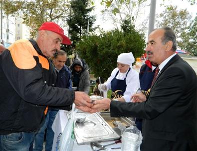 Mudanya Belediyesi 5 Bin Kişiye Aşure Dağıttı