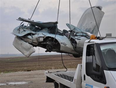 Trafik Kazası Bir Aileyi Yok Etti