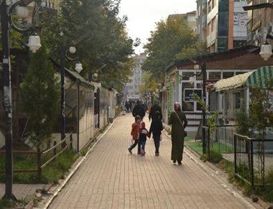 Kafeler Sokağı Tek Yönlü Trafiğe Açılıyor