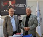 ZEKERİYA TEMİZEL - Temizel’den Başkan Mesut Özakcan’a Ziyaret