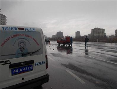 Önlem Alınmayan Kavşakta Yine Kaza Meydana Geldi O