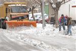 Belediye Ekipleri Karla Mücadele Çalışmalarını Sürdürüyor