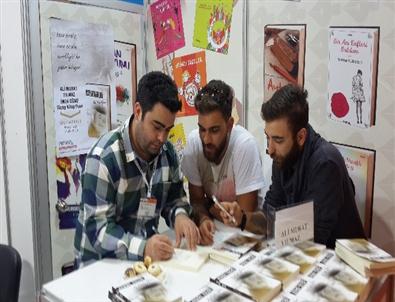 Dedesinin Yaşam Öyküsünü Kaleme Aldı