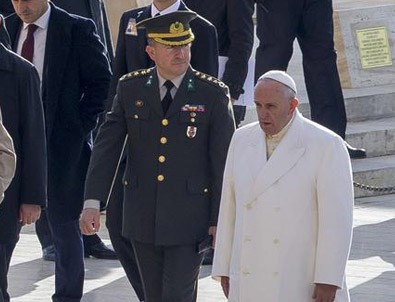 Papa'dan Anıtkabir'de sürpriz ziyaret