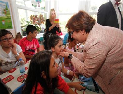 Başkan Pekdaş, Hasta Minik Yüreklere Moral Verdi