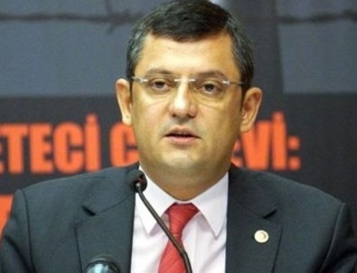 CHP'li Özgür Özel'den şarkı çıkışı