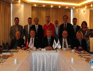 Ünsever, Teorilerini Etik’e Değerlendirdi