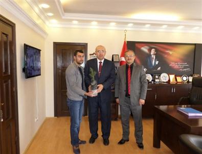 'Bir Fidan Bir Çocuk Projesi' Bolvadin İlçesinde Uygulanmaya Başlandı