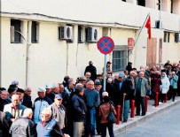 AZIZ KOCAOĞLU - İzmir'de yaşlılara kart işkencesi