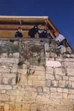 TOPHANE - Kedinin Yerinden Oynattığı Tarihi Taş İçin İtfaiye Seferber Oldu