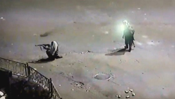 PKK şehir merkezinde polisle çatıştı