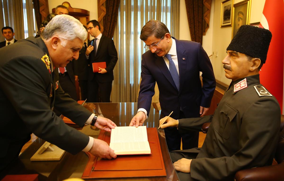 Davutoğlu'ndan önemli açıklamalar