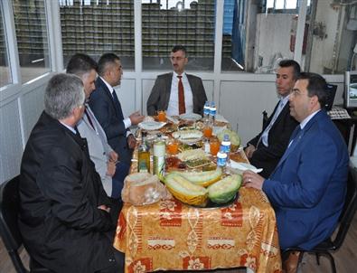 Vali Bektaş’a Kırkağaç Usulü Kahvaltı