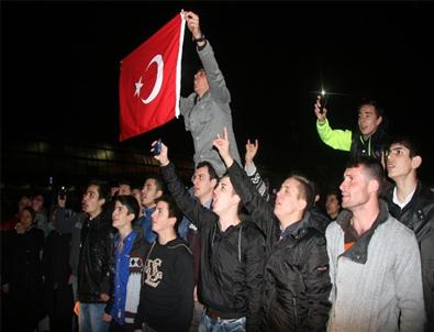 Bursa’da Davullu Zurnalı Asker Uğurlama Coşkusu