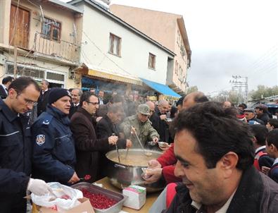 Digor’da Aşure Dağıtıldı