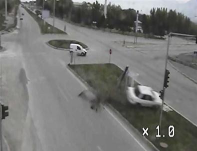 Erzincan’da Trafik Kazası Mobese'ye Yansıdı