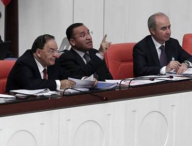 Kamer Genç eleştireyim derken kantarın topuzunu kaçırdı