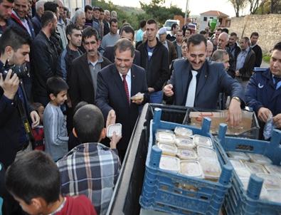 Başkan Avcu, Alevi Köylerde Aşure Dağıttı