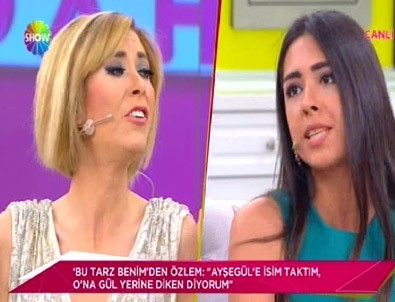 Canlı yayında kozlarını paylaştılar