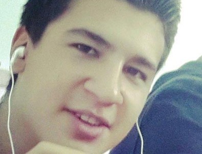 Liseli Tuğra, halı sahada öldü