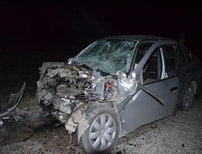 Otomobil Traktörle Çarpıştı Açıklaması