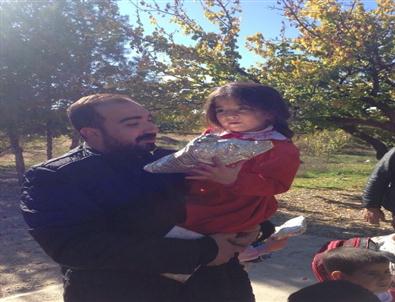 Ak Parti Gençlik Kolları'ndan Kitap ve Giyecek Yardımı